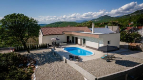 Villa Burra, Hreljin